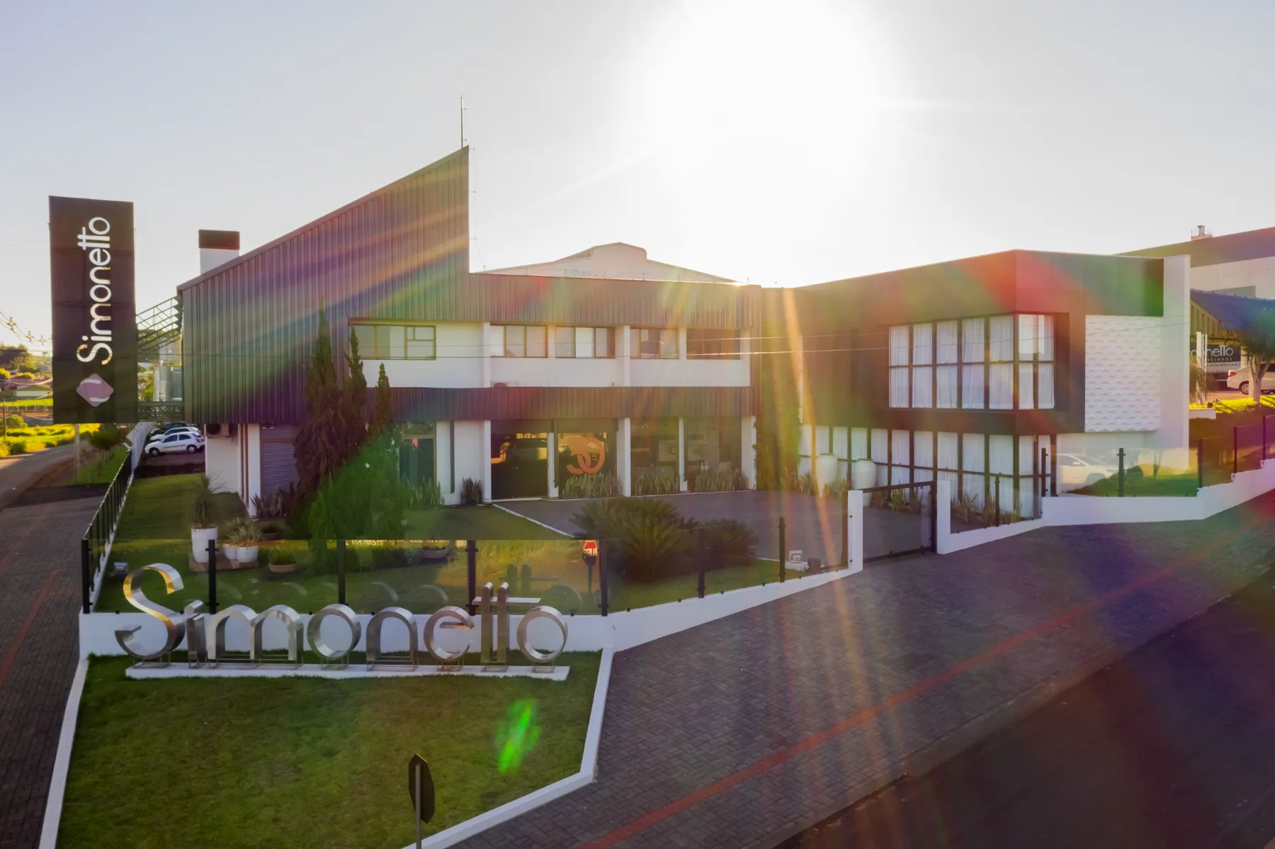 Fachada da fábrica Simonetto em Ampére